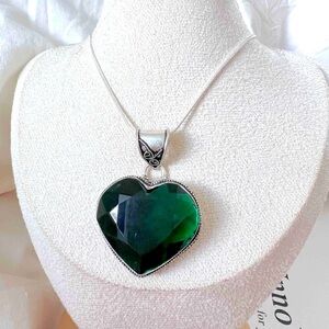 925 Sterling silver Green Topaz Pendant Gemstone heart Necklace Vintage jewelry
